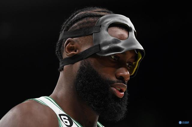 飞智八爪鱼4《黑神话》联名款手柄发布会：今日18点